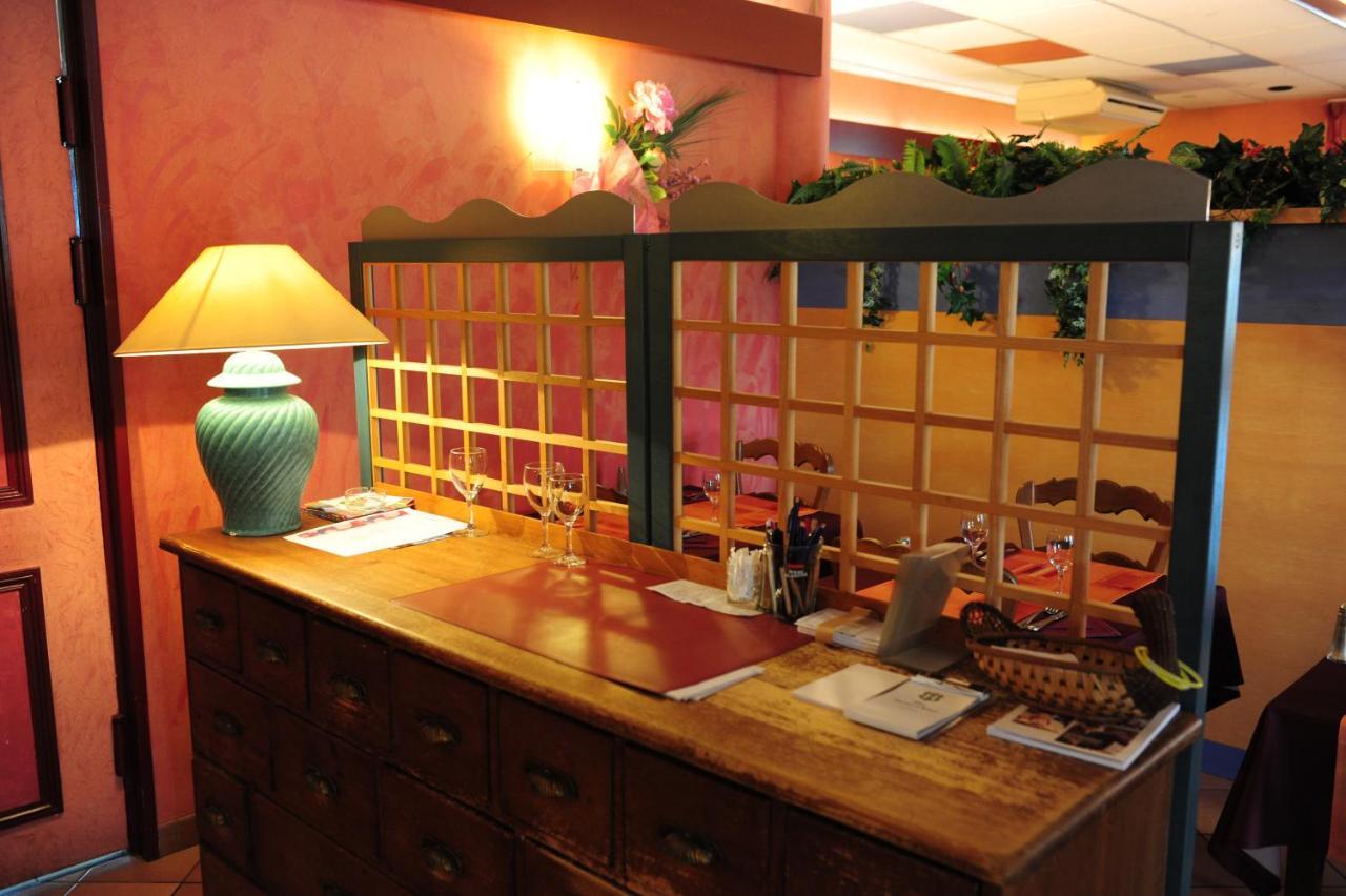 Logis Argonne Hotel Vouziers Εξωτερικό φωτογραφία